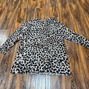 Women's Size S Shirt Cardigan Sweater Top Small Leopard Print Torrid Button Up